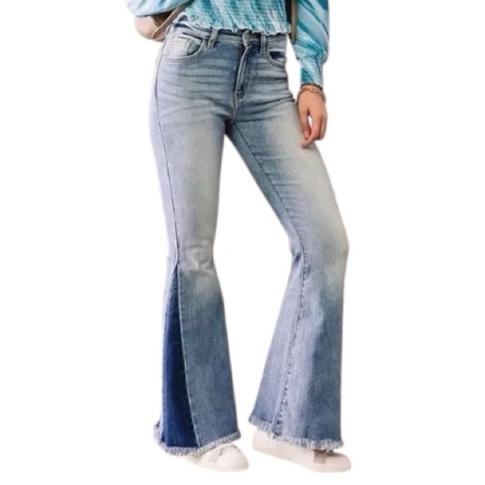KanCan Women’s Ultra High Super Flare Jeans Size 28